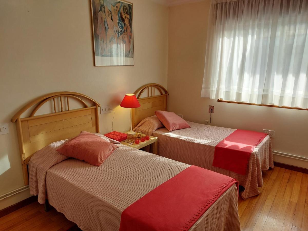 Acogedora Casa De Campo Neda ภายนอก รูปภาพ