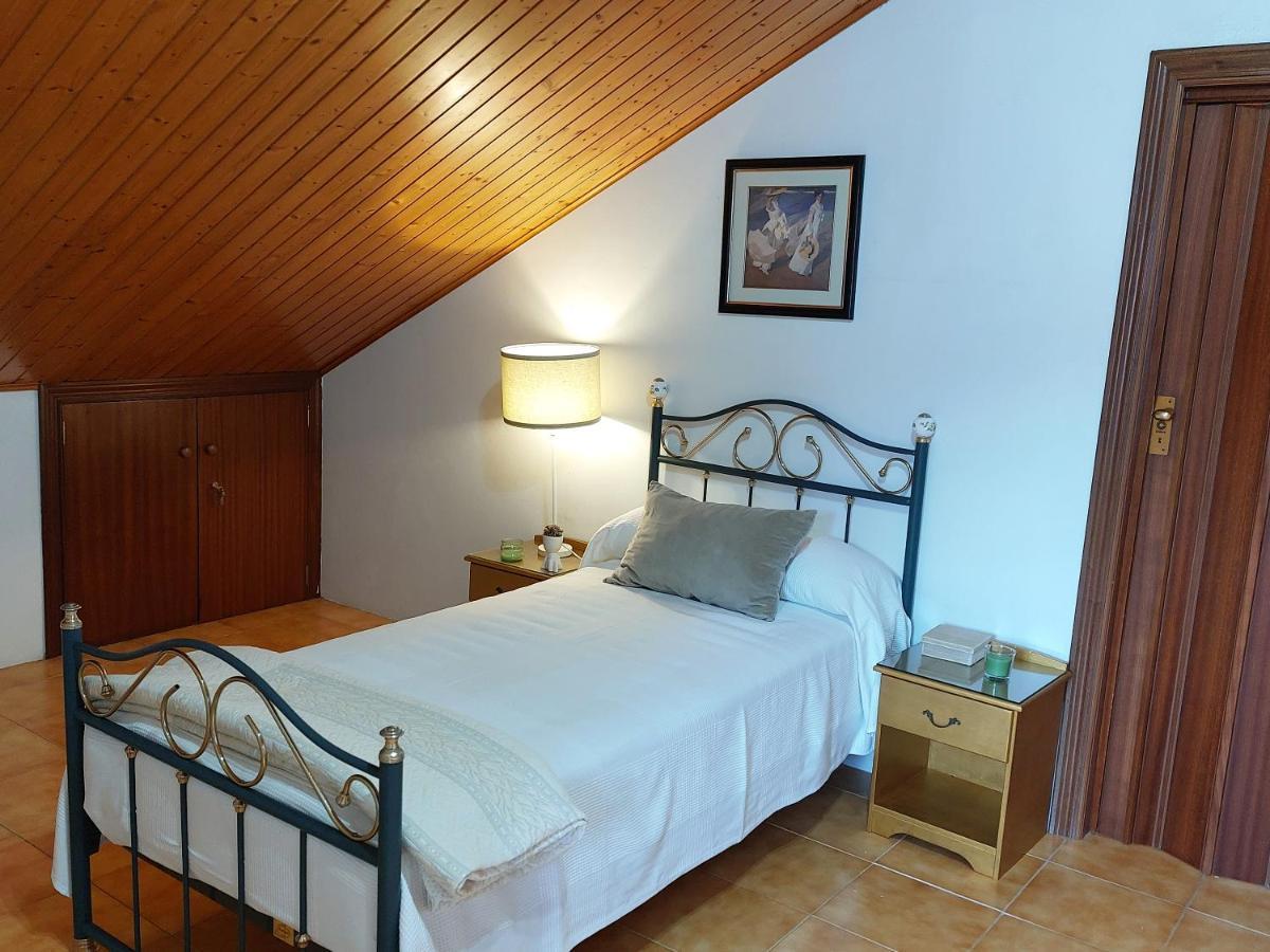Acogedora Casa De Campo Neda ภายนอก รูปภาพ